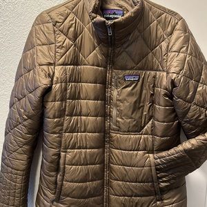Brand new Patagonia coat in Topsoil Brown.